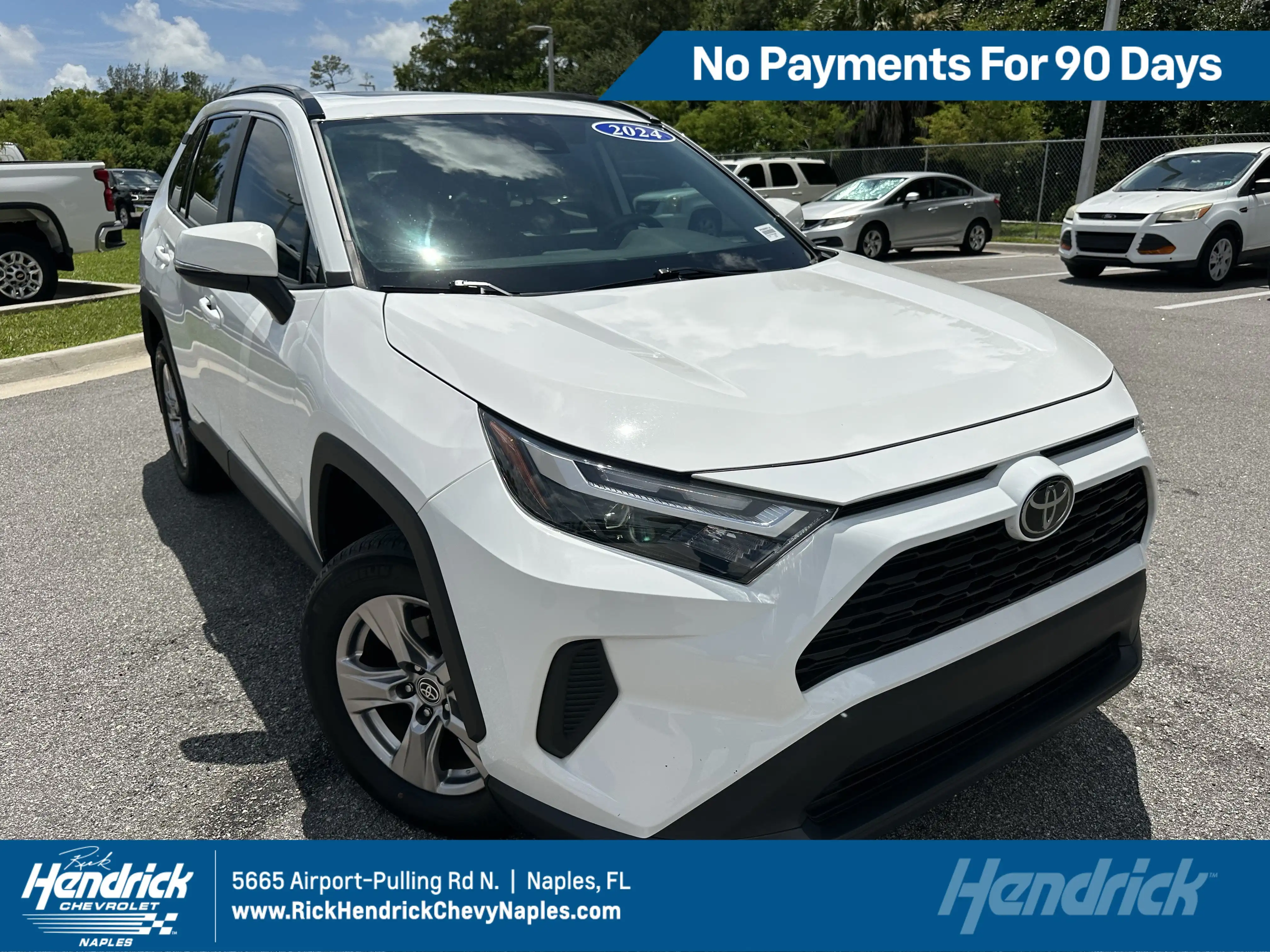 2024 Toyota RAV4 XLE FWD's photo
