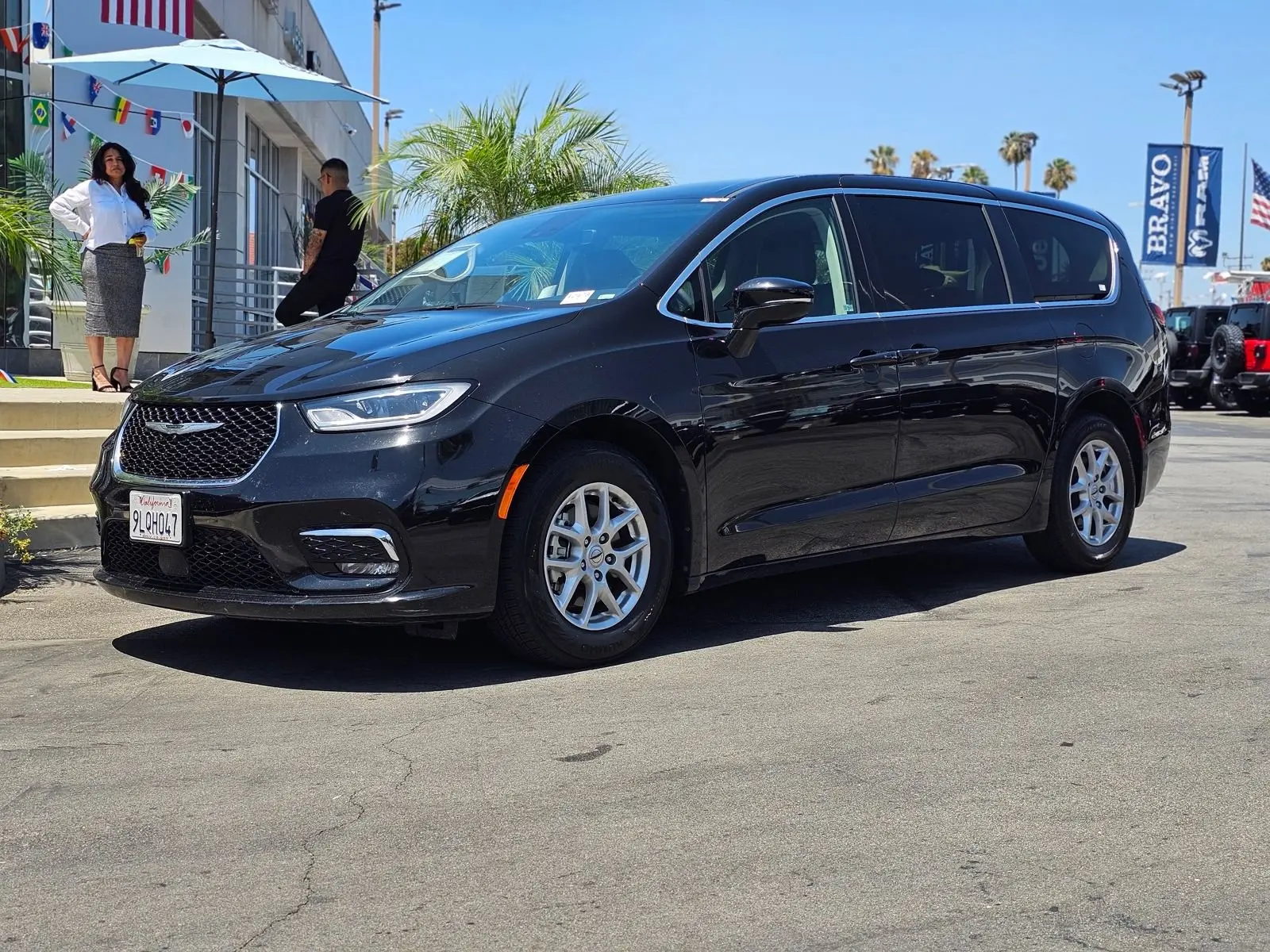 2024 Chrysler Pacifica Touring L photo 3