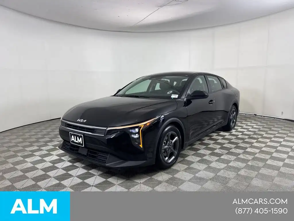 2025 Kia K4 LXS AT's photo