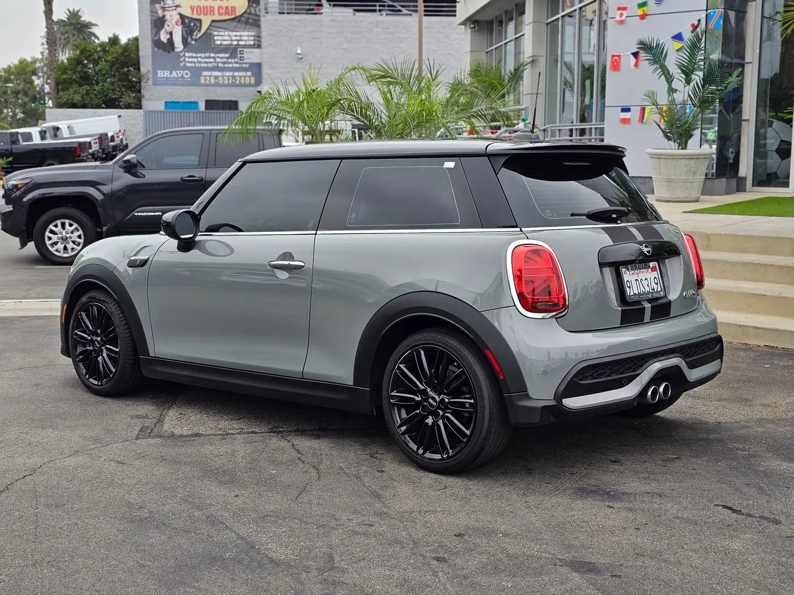 2023 MINI Cooper Cooper S 3 Door photo 5