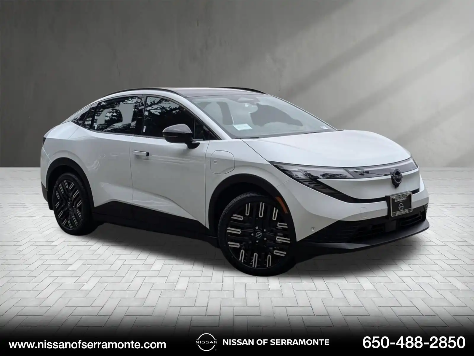 2026 Nissan Leaf Platinum+'s photo