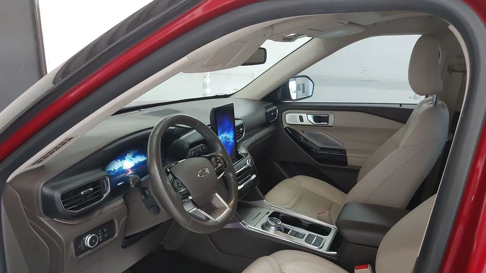 2021 Ford Explorer Platinum photo 1