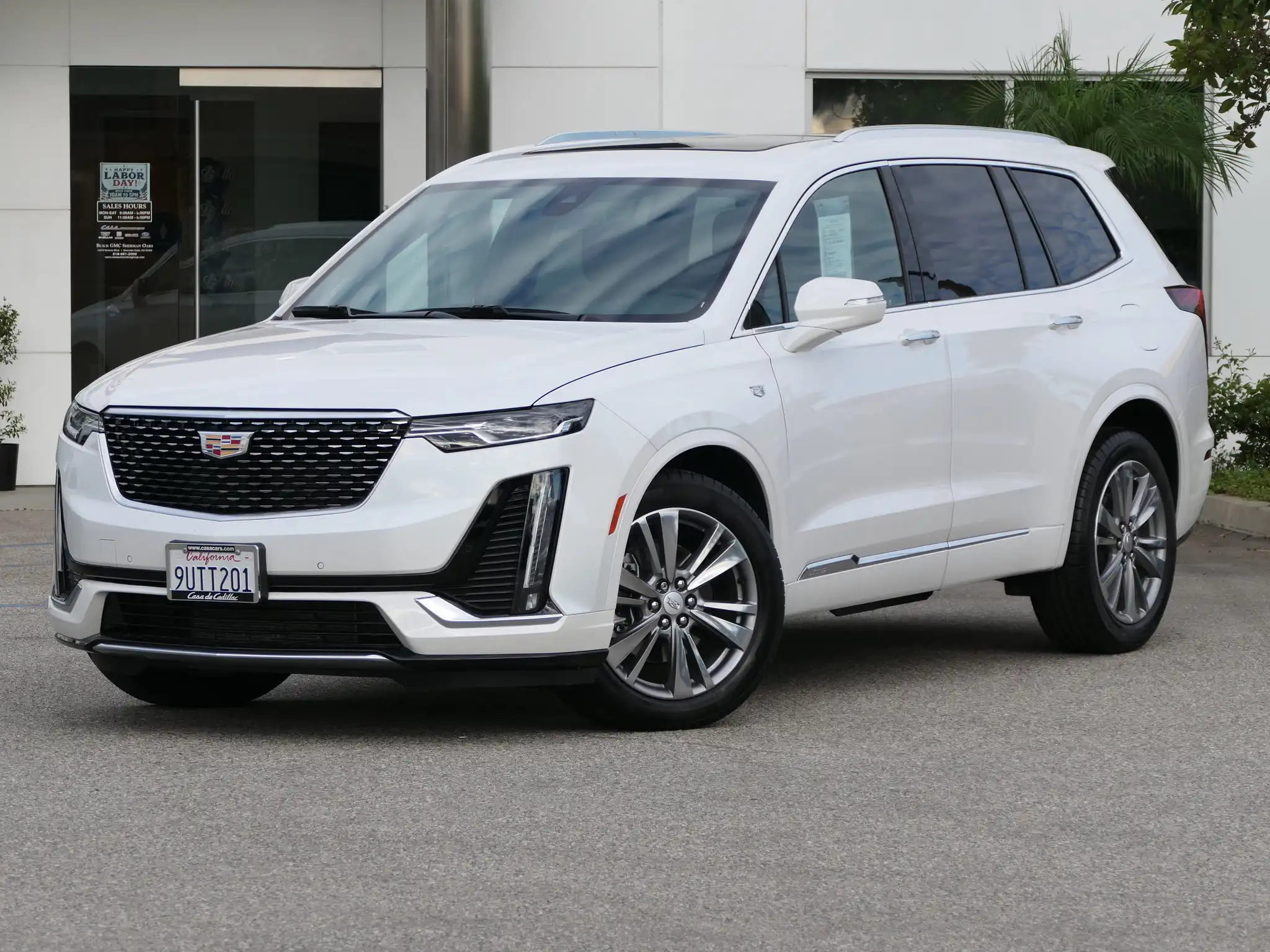2025 Cadillac XT6 Premium Luxury Auto's photo