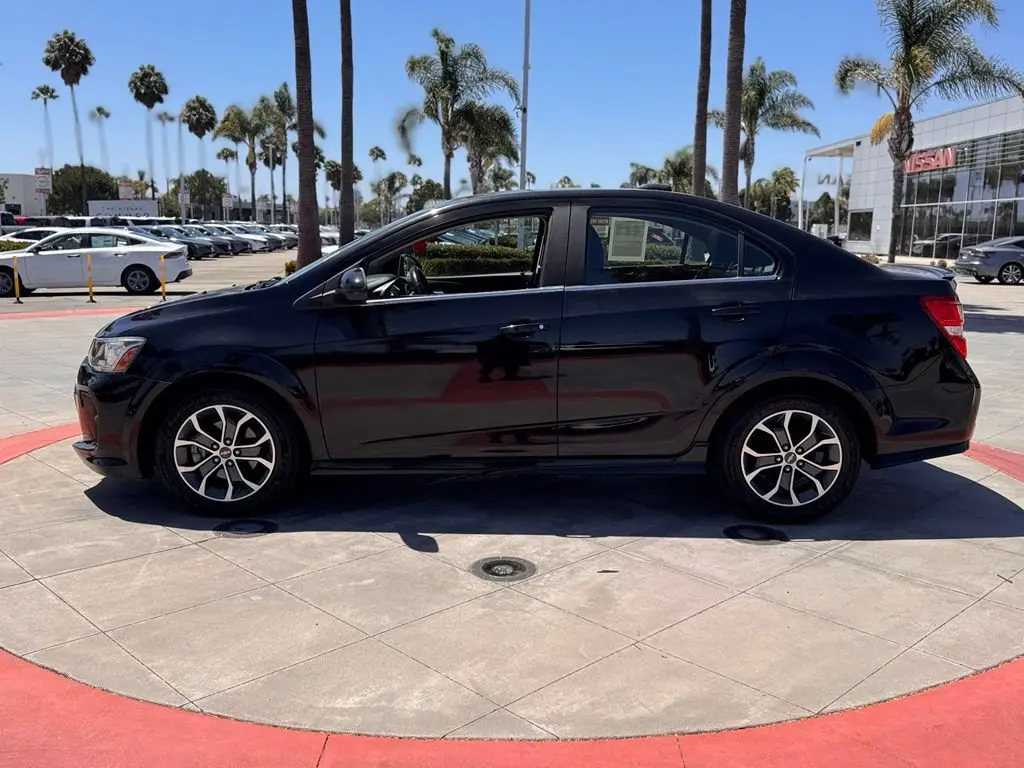 2017 Chevrolet Sonic Sedan LT Automatic photo 5