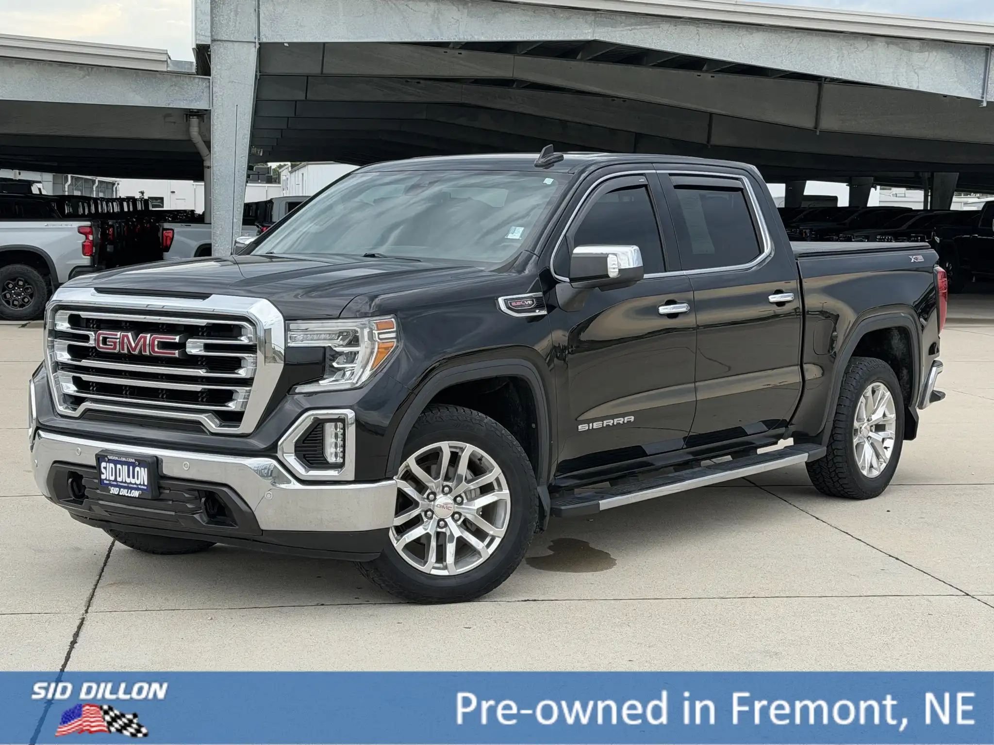 2019 GMC Sierra SLT 4WD Crew Cab Short Box's photo