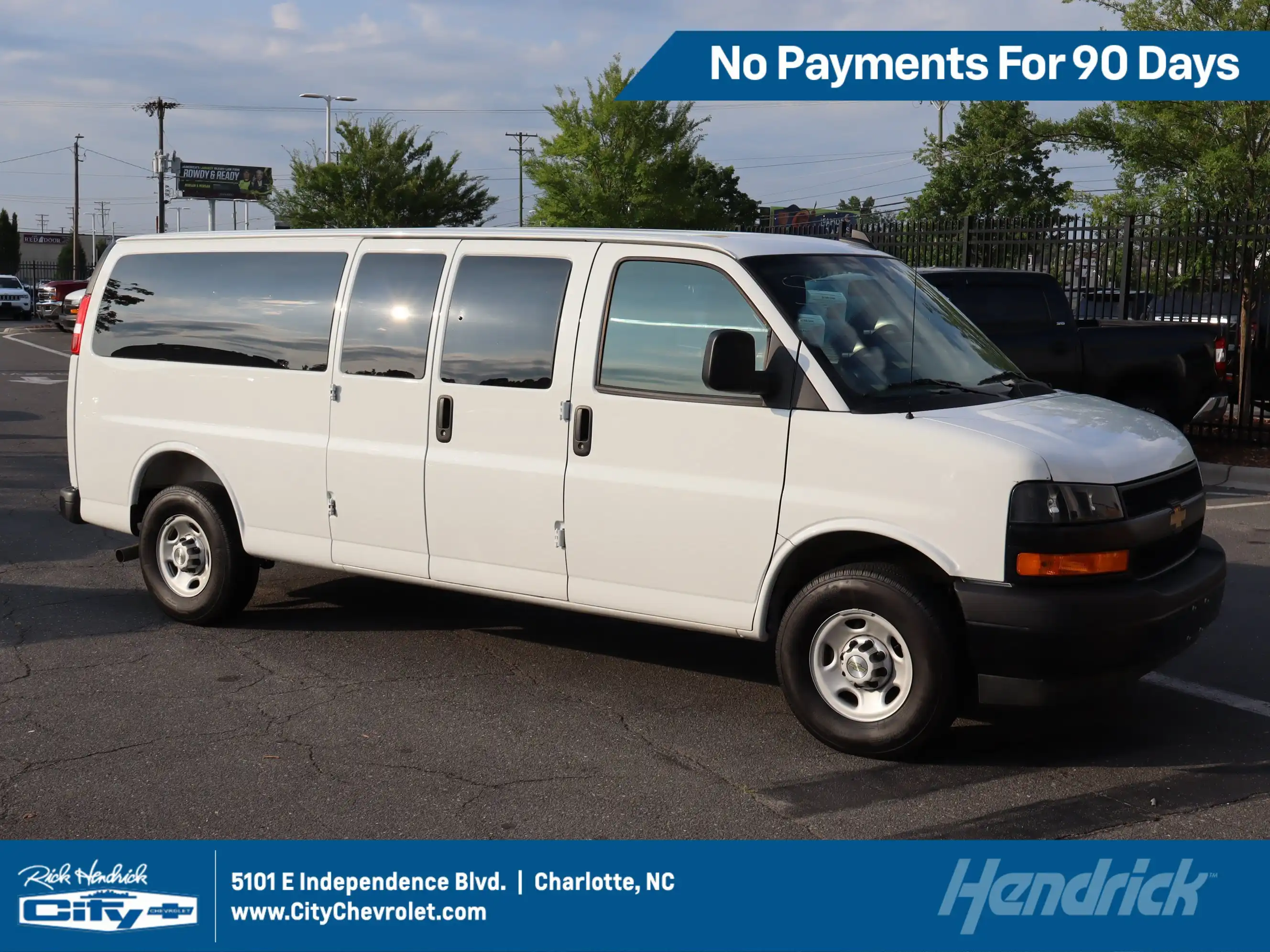 2025 Chevrolet Express 3500 LS Extended's photo