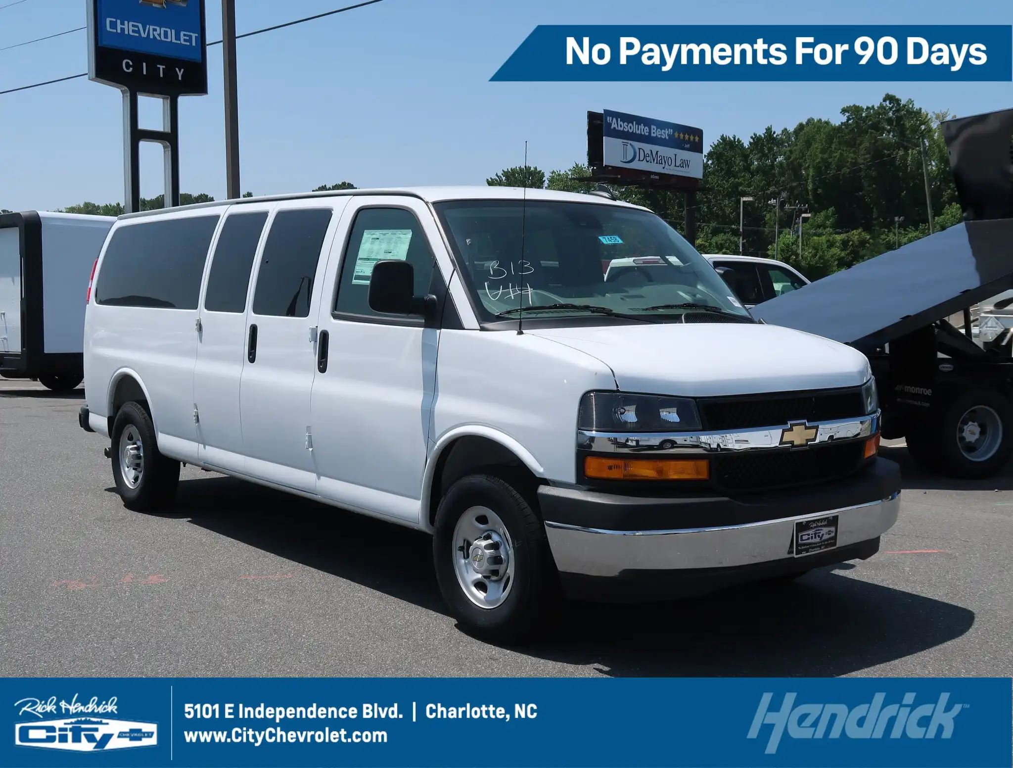 2025 Chevrolet Express 3500 LS Extended's photo