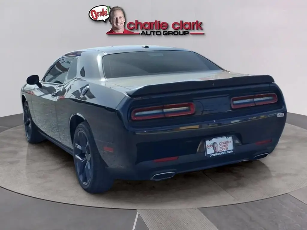 2023 Dodge Challenger SXT Auto photo 3