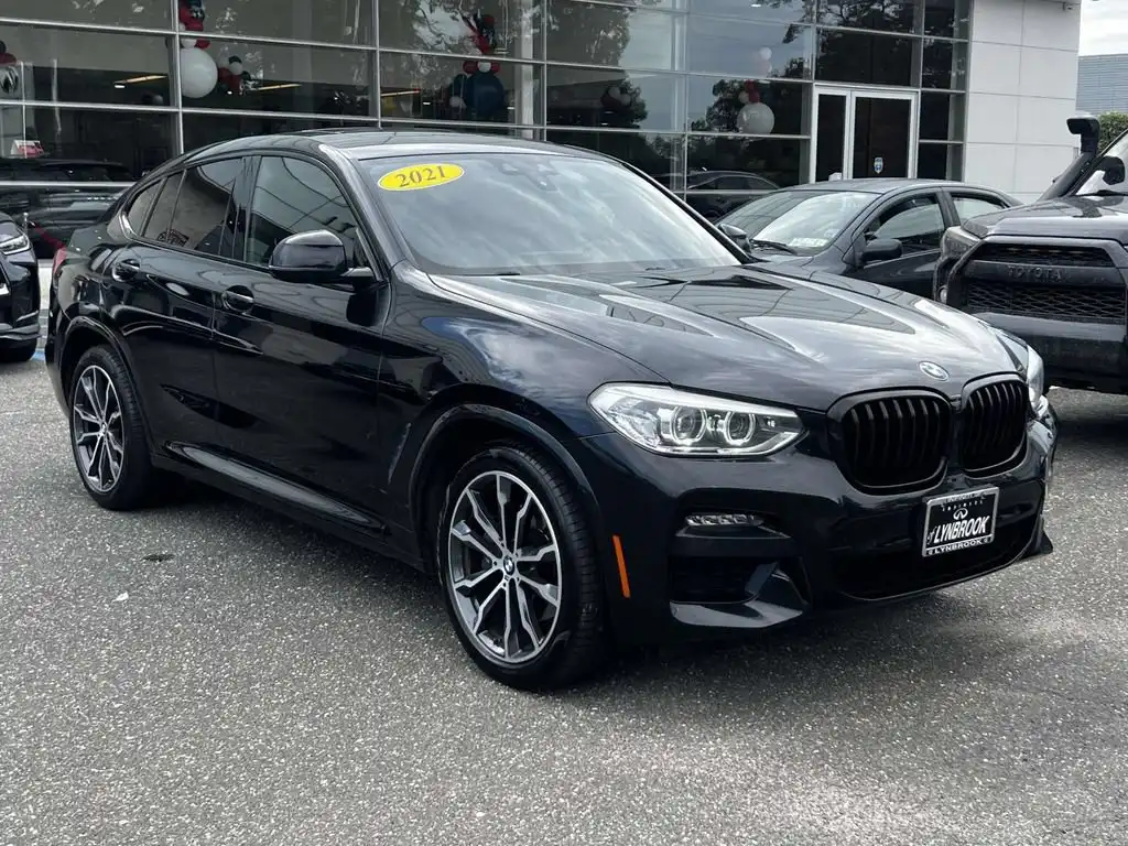 2021 BMW X4 xDrive30i's photo