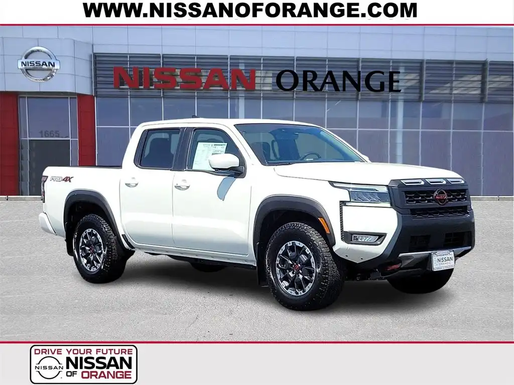 2025 Nissan Frontier PRO-4X Crew Cab 4X4's photo