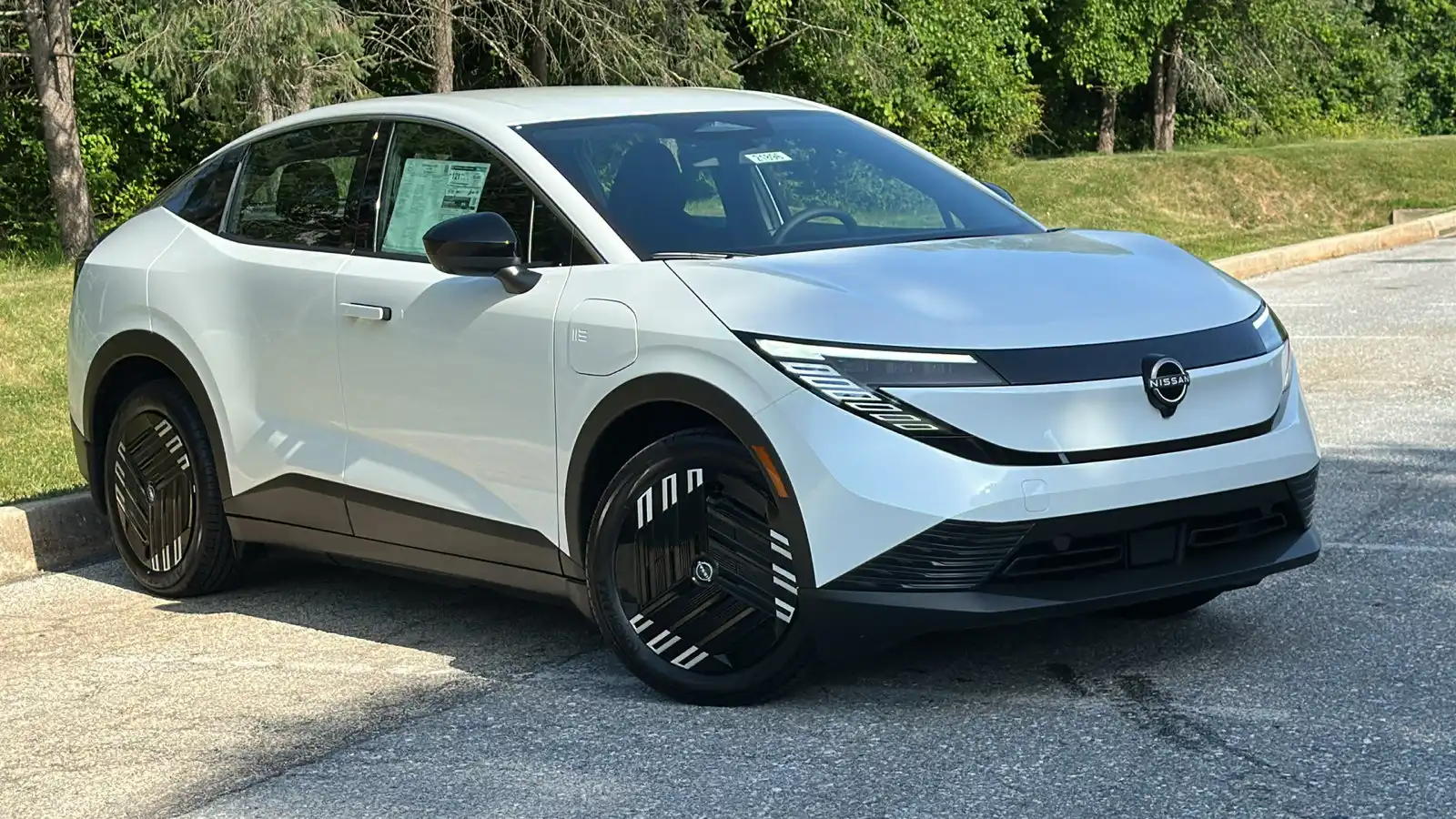 2026 Nissan Leaf S+'s photo