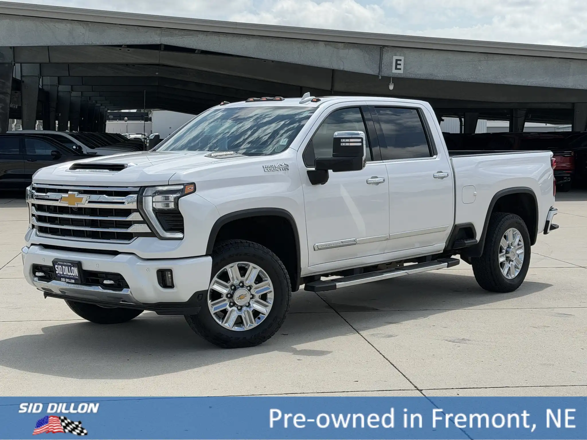 2024 Chevrolet Silverado HD High Country 4WD Crew Cab Standard Box's photo