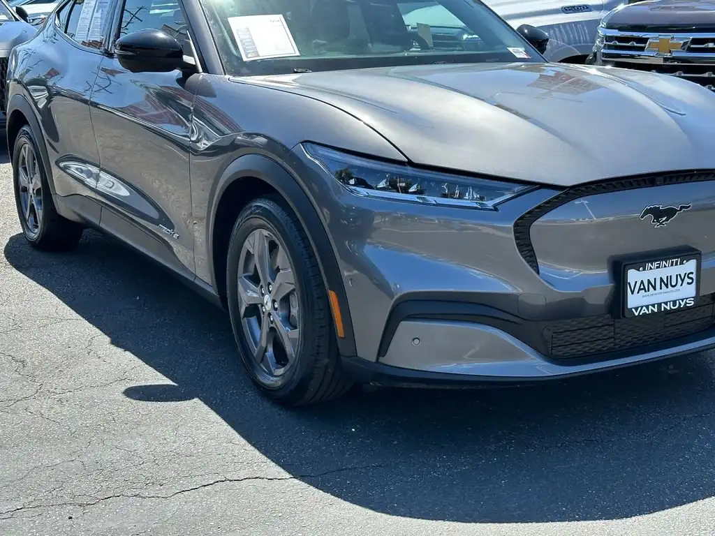 2023 Ford Mustang-Mach-e Select's photo