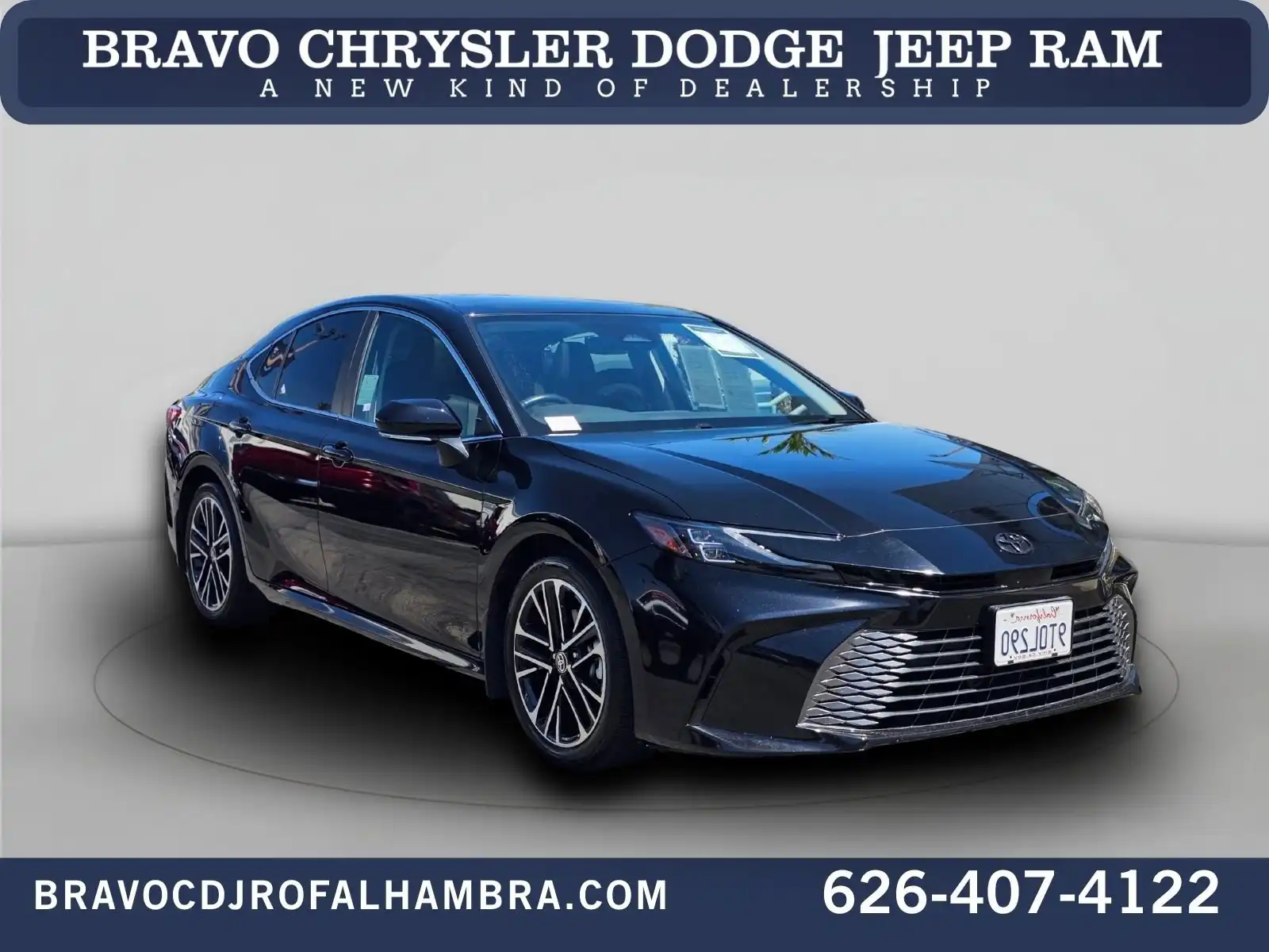 2025 Toyota Camry XLE Hybrid's photo