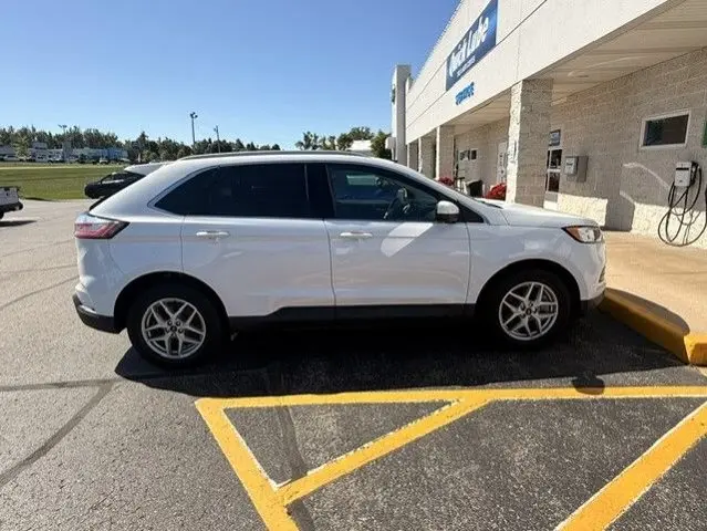 2021 Ford Edge SEL AWD photo 4
