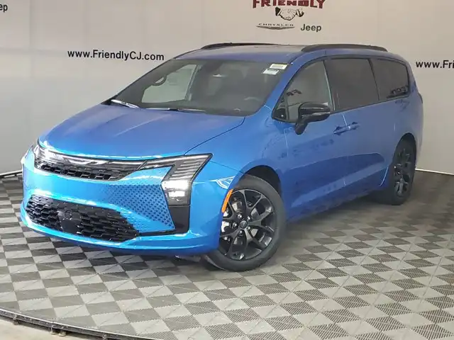 2027 Chrysler Pacifica Select's photo