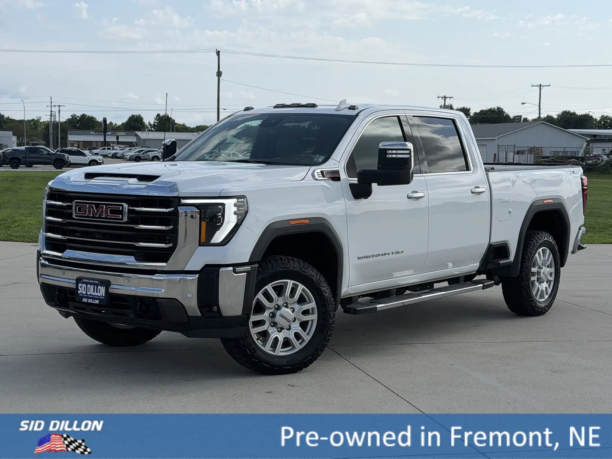2024 GMC Sierra 4WD Crew Cab Standard Box SLT's photo