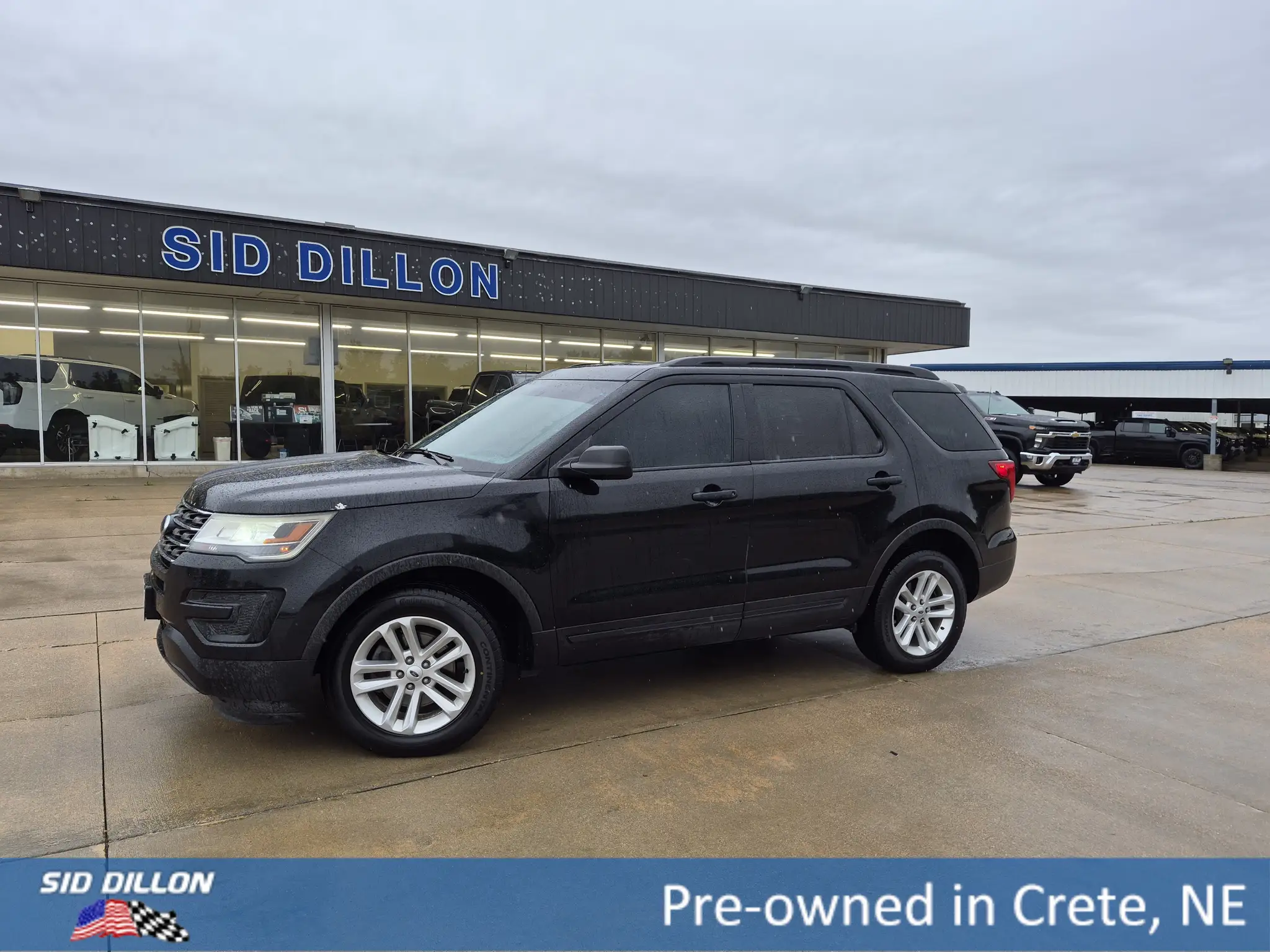 2017 Ford Explorer Base 4WD photo 1