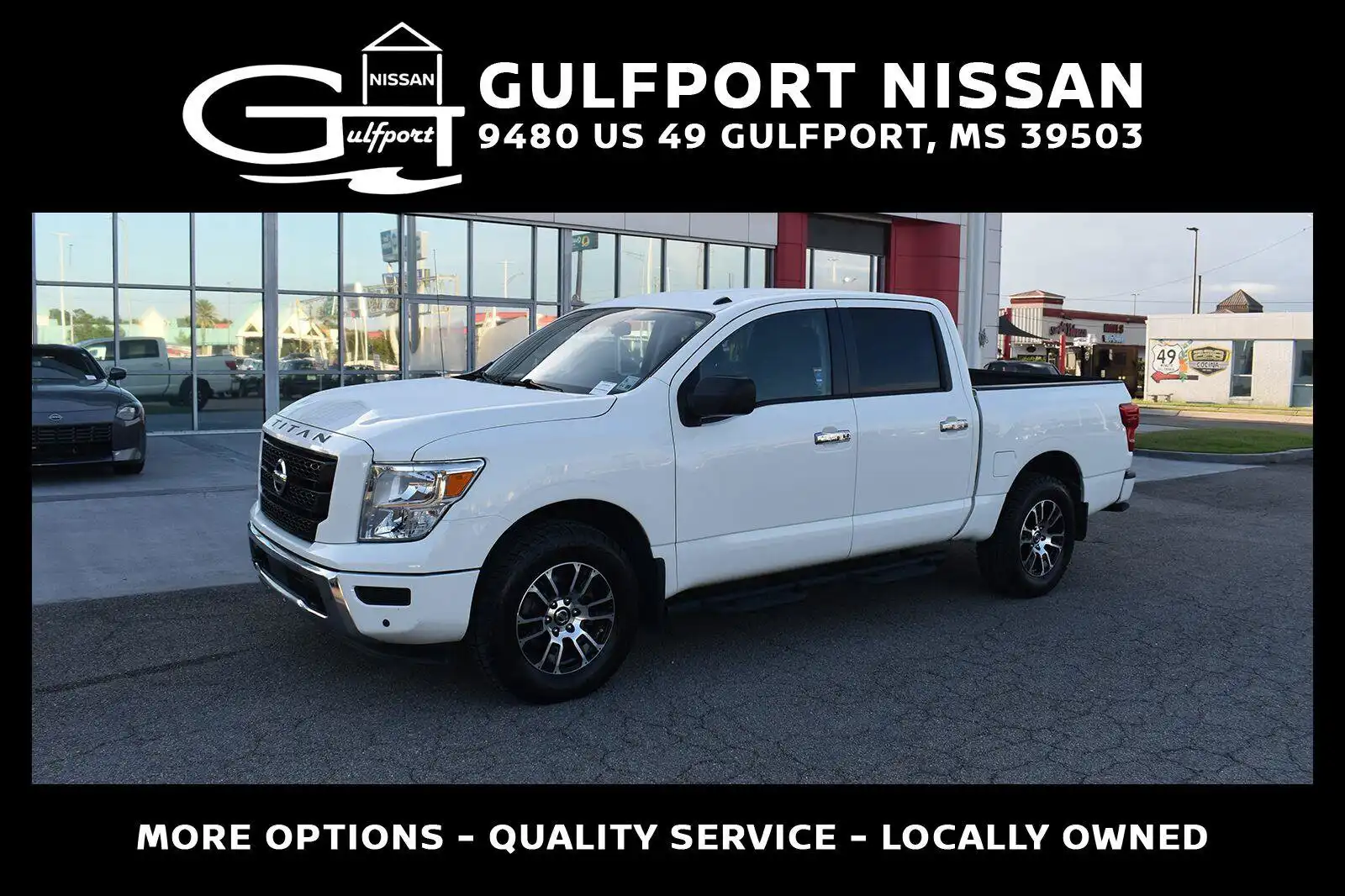 2021 Nissan Titan SV 4X4 Crew Cab's photo