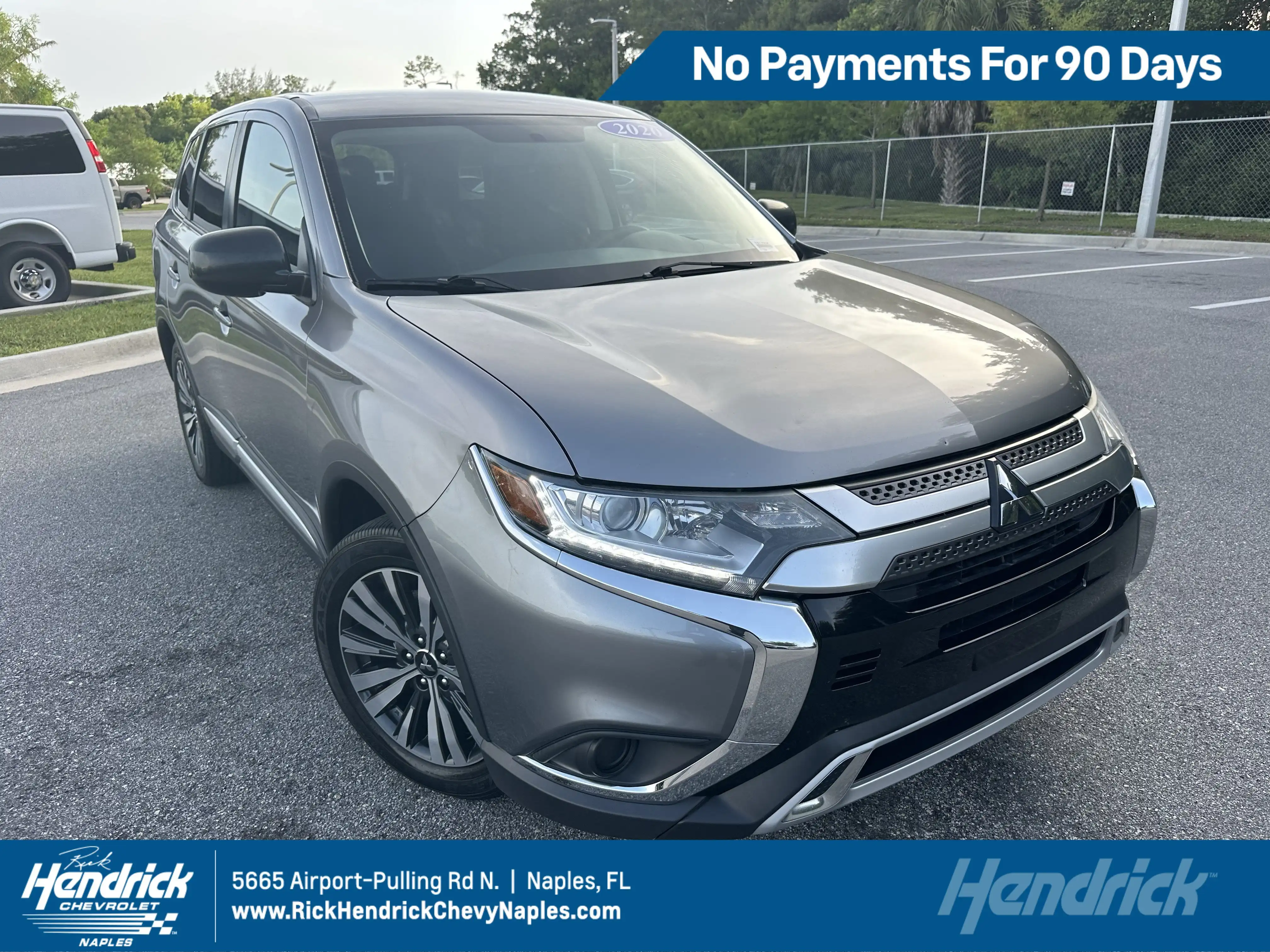 2020 Mitsubishi Outlander ES FWD's photo