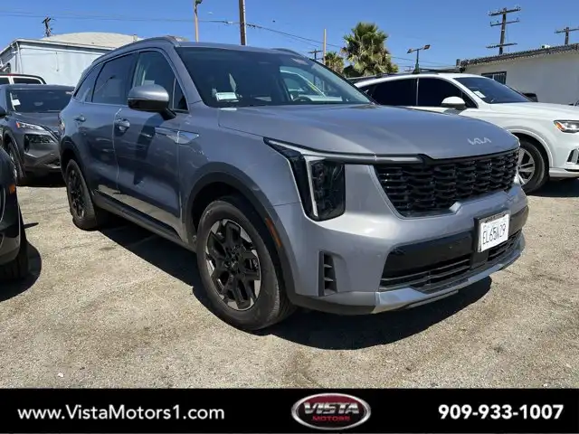 2025 Kia Sorento S AT's photo