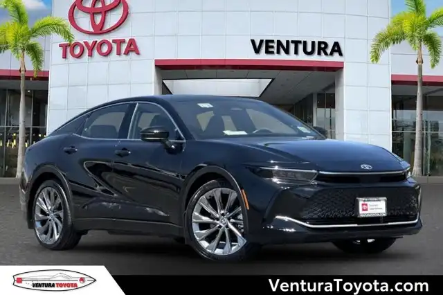 2023 Toyota Crown Limited AWD's photo