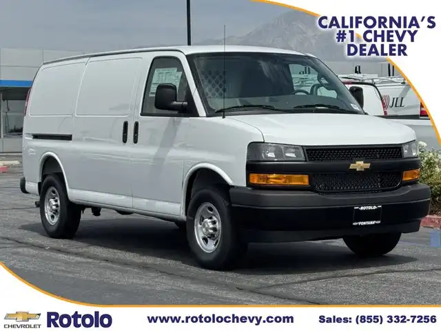 2026 Chevrolet Express 2500 Work Van HD's photo