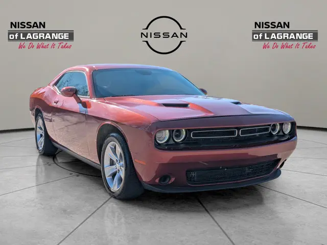 2021 Dodge Challenger SXT Auto photo 3