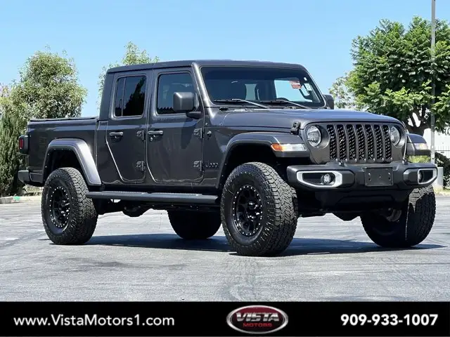 2022 Jeep Gladiator Sport S's photo