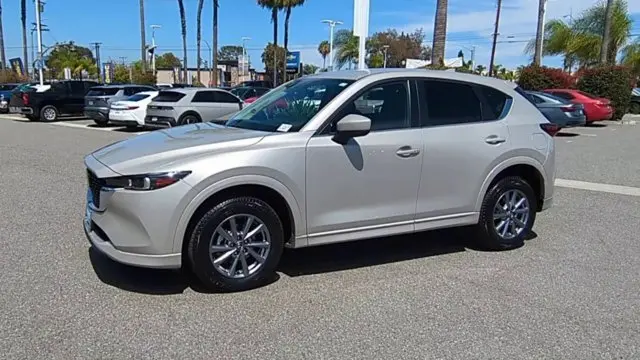 2025 Mazda CX-5 S Select Package Auto AWD photo 4