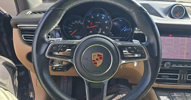 2019 Porsche Macan Base photo 3