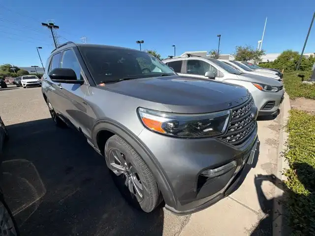 2022 Ford Explorer XLT RWD's photo