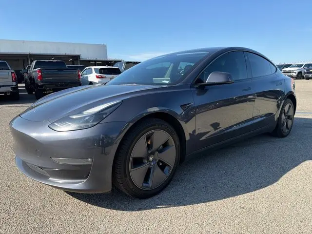 2023 Tesla Model 3 Long Range photo 3
