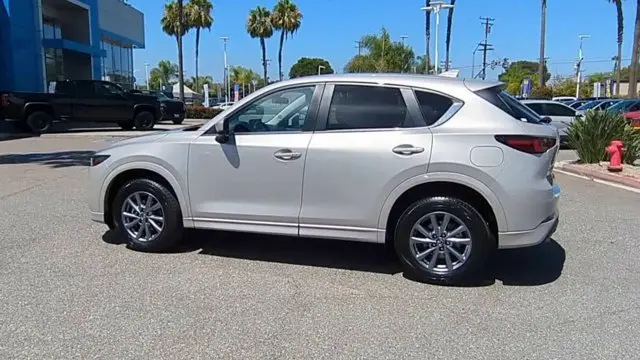 2025 Mazda CX-5 S Select Package Auto AWD photo 5