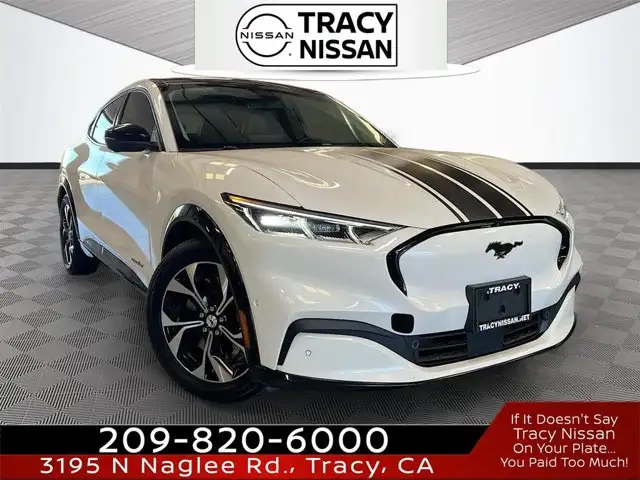 2023 Ford Mustang-Mach-e Premium's photo