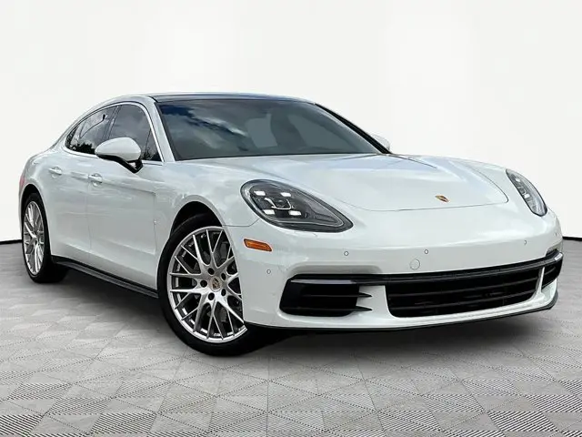 2019 Porsche Panamera 4 photo 4