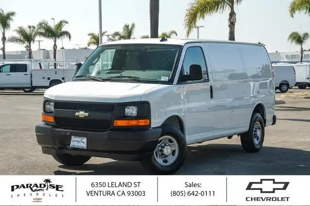 2017 Chevrolet Express 3500 Work Van HD's photo