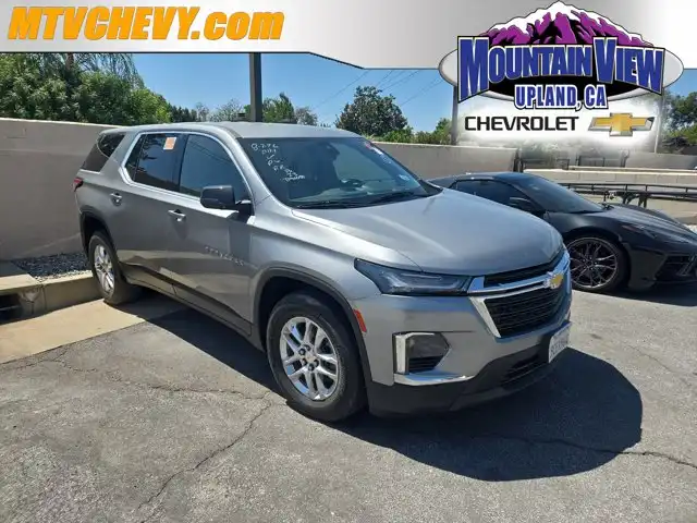 2023 Chevrolet Traverse LS FWD's photo
