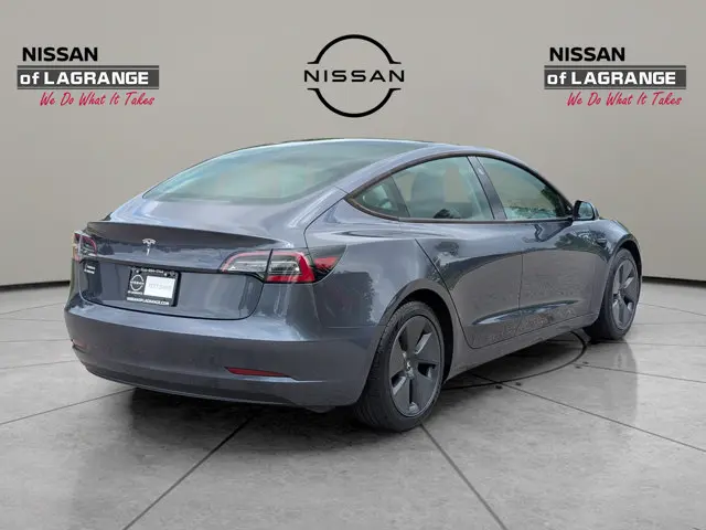 2021 Tesla Model 3 Standard Range Plus photo 5