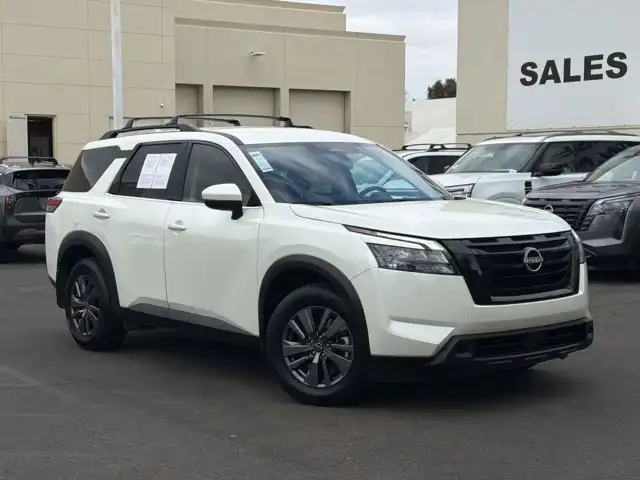 2023 Nissan Pathfinder SV 4WD's photo