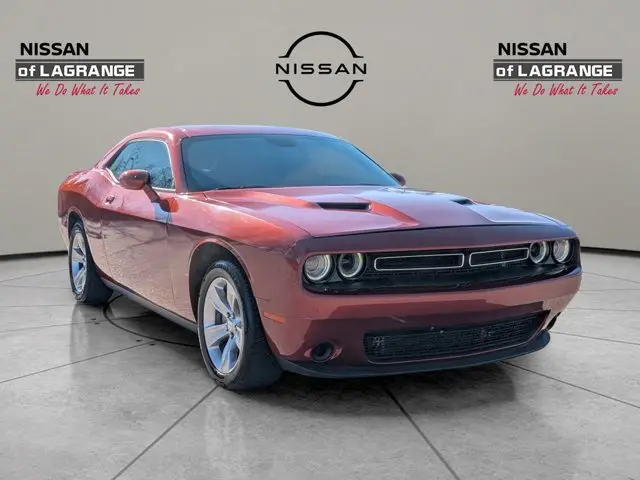 2021 Dodge Challenger SXT Auto photo 3
