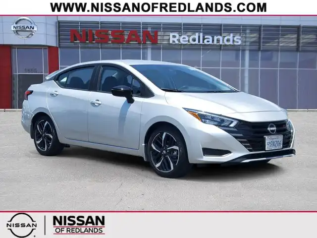 2025 Nissan Versa 1.6 SR CVT's photo