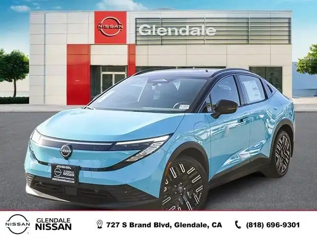 2026 Nissan Leaf Platinum+'s photo