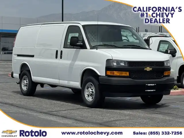 2026 Chevrolet Express 2500 Work Van HD's photo