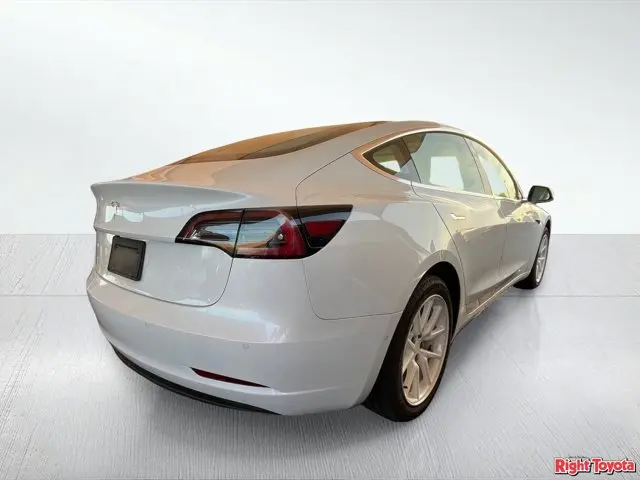 2019 Tesla Model 3 Standard Range photo 4