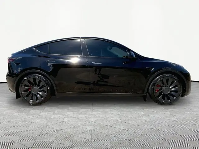 2022 Tesla Model Y Performance Dual Motor AWD photo 5