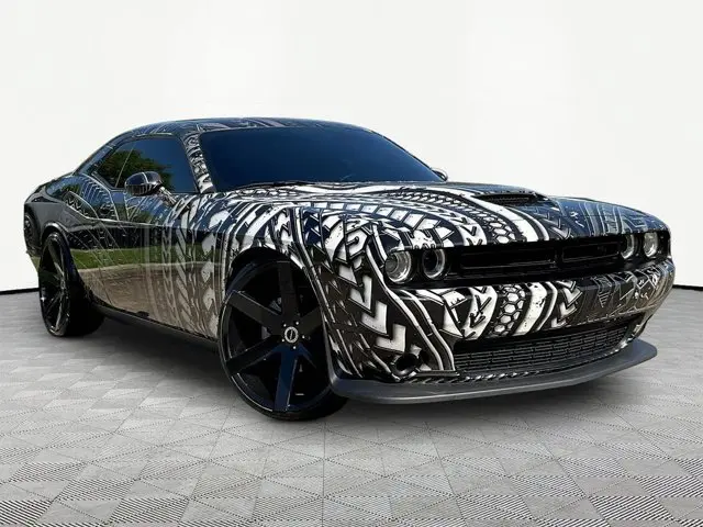 2023 Dodge Challenger R/T photo 4