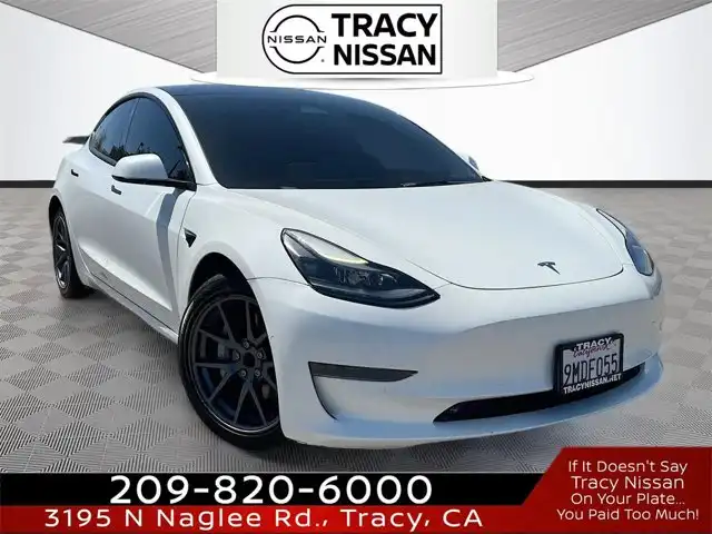 2022 Tesla Model 3 Standard Range Plus's photo