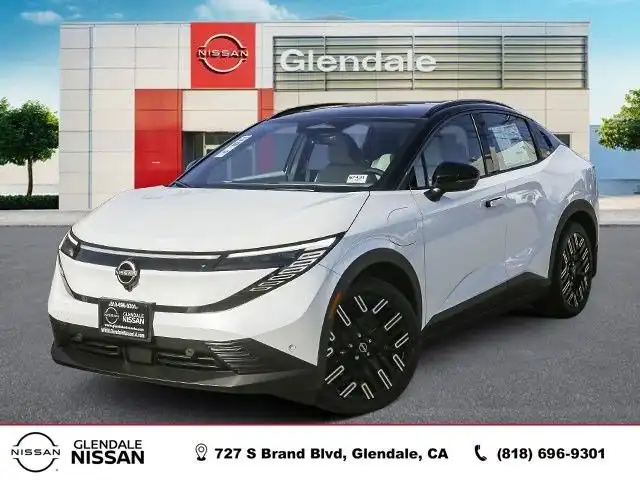 2026 Nissan Leaf Platinum+'s photo