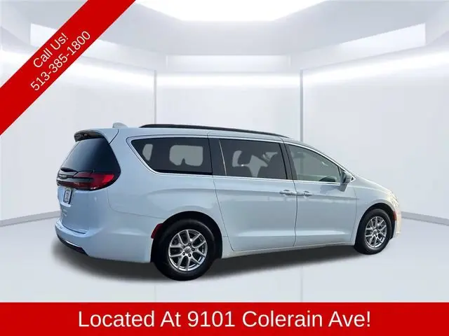 2022 Chrysler Pacifica Touring L photo 5